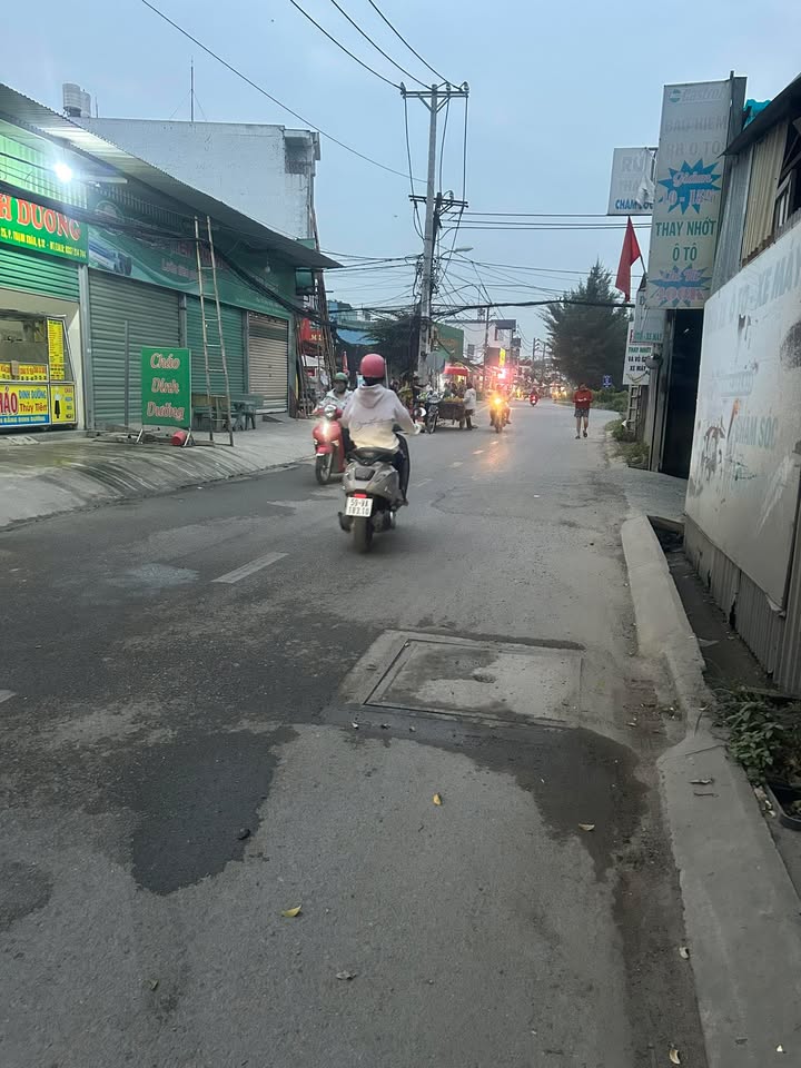 FrontHouse mặt tiền cầu Ba Tấn 162m² giá chỉ 9 tỷ - Cơ hội đầu tư tuyệt vời!