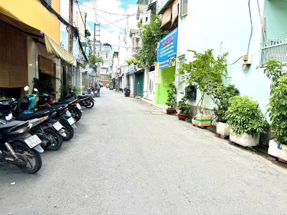 Nhà mặt tiền Hoàng Văn Thụ, Tân Bình, 140m² giá 23.9 tỷ - Kinh doanh đa năng tuyệt vời!