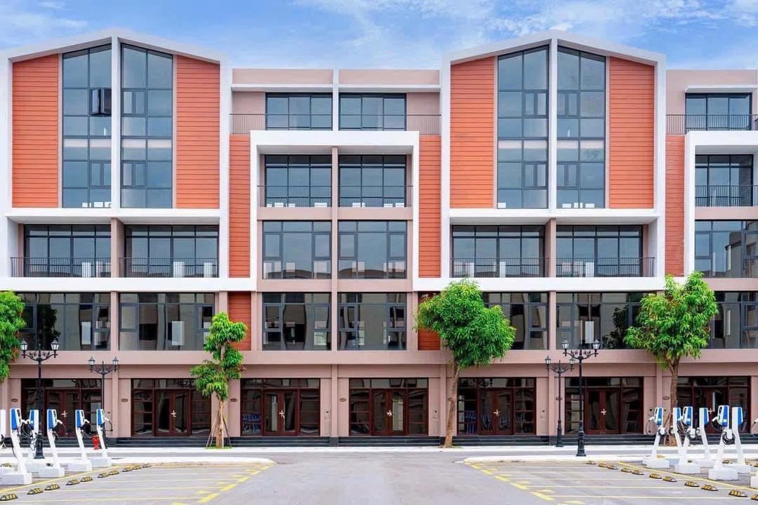 Nhà phố FrontHouse 56m² Vinhomes Ocean Park 3 giá 8.75 tỷ - Hướng Tây Bắc, ngay trung tâm sầm uất!