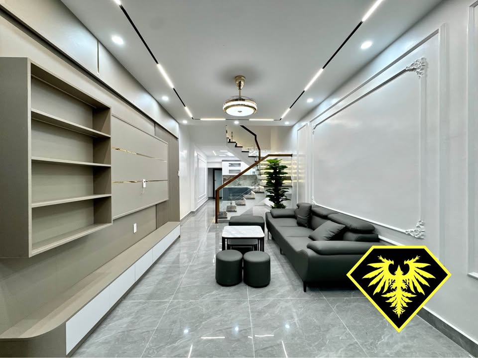 Nhà 3 tầng hiện đại Tô Hiệu 42m² giá 2.95 tỷ - Chính chủ, sẵn sàng vào ở!