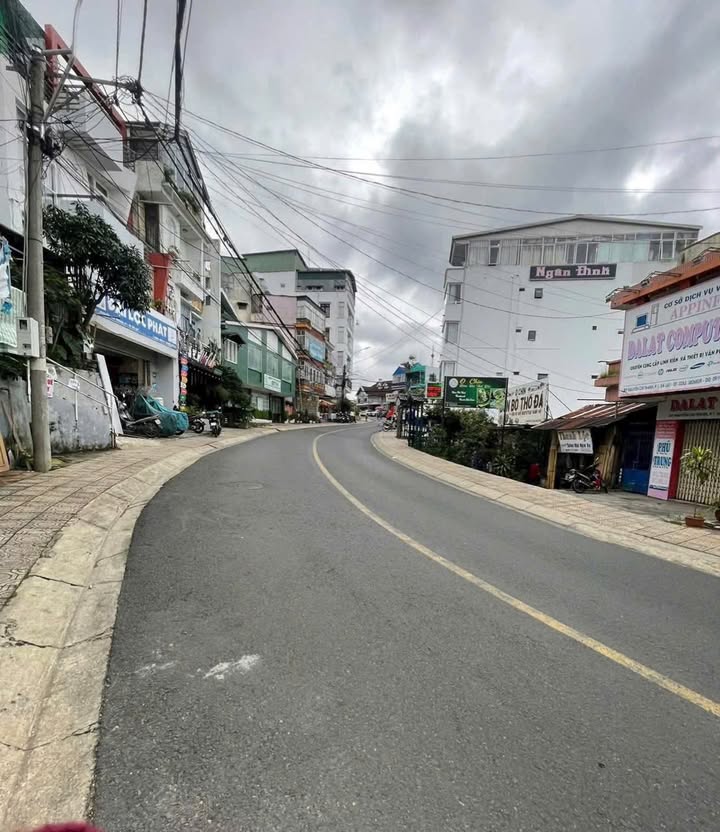 Cho thuê mặt tiền đất trống Nguyễn Chí Thanh, Đà Lạt 100m² - Vị trí trung tâm, lợi nhuận cao!