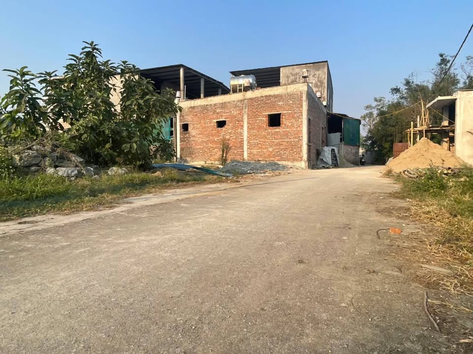 Đất nền Nghi Phong 188m² giá 2.8 tỷ - Vị trí đông dân cư, thuận tiện giao thông!