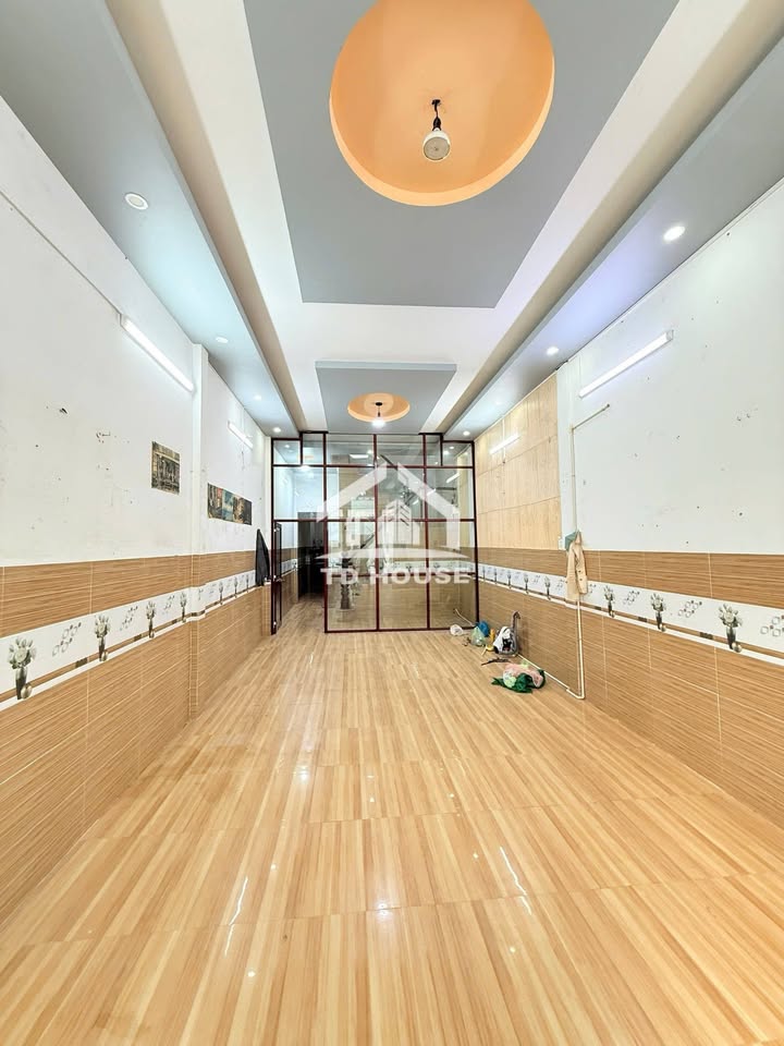 Nhà mặt tiền Trần Nam Phú, Tân An, Cần Thơ 72m² giá 12 triệu - Kinh doanh thuận lợi!