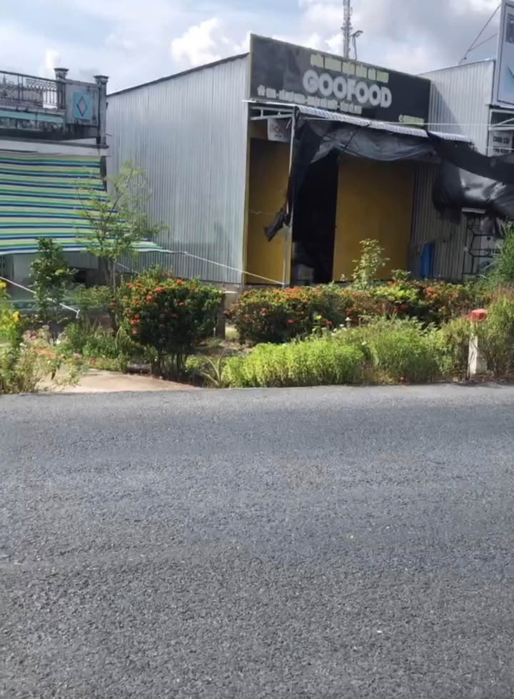 Nhà bán QL1A, Xã Phú Hưng, Huyện Cái Nước 300m² - Vị trí kinh doanh tốt!