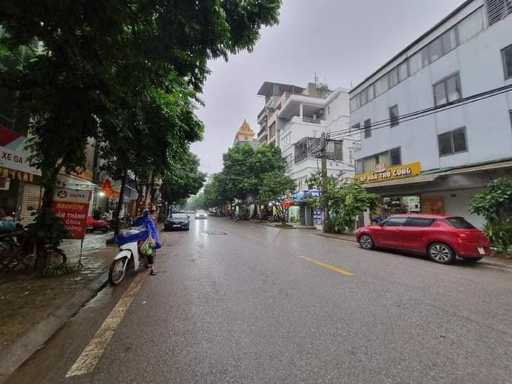 Nhà mặt phố Đội Cấn, Ba Đình 54m² giá 18.2 tỷ - Đầu tư kinh doanh sinh lời!