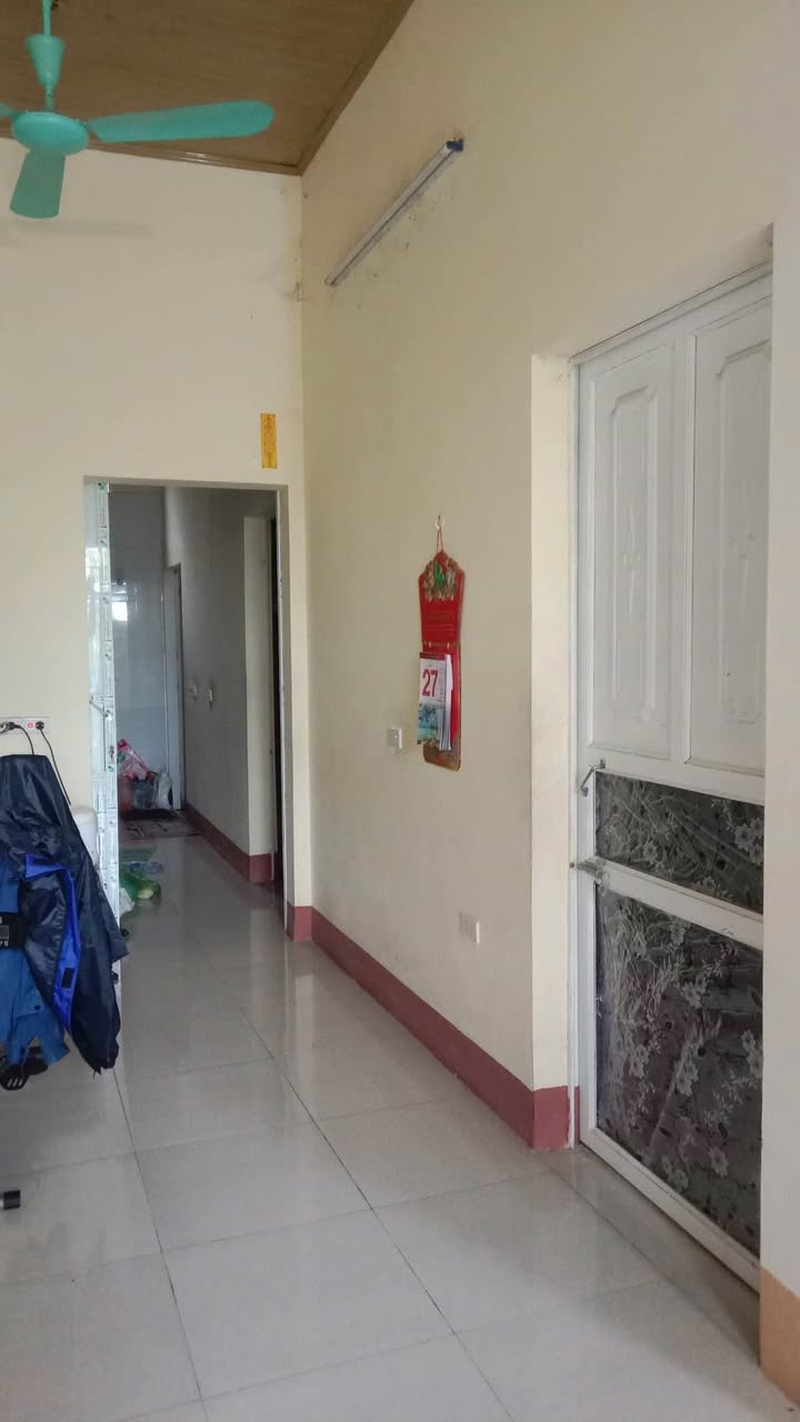 Nhà cấp 4 tại Hà Tu, Hạ Long 60m² chỉ 800 triệu - Ô tô đỗ cửa, giá tốt!