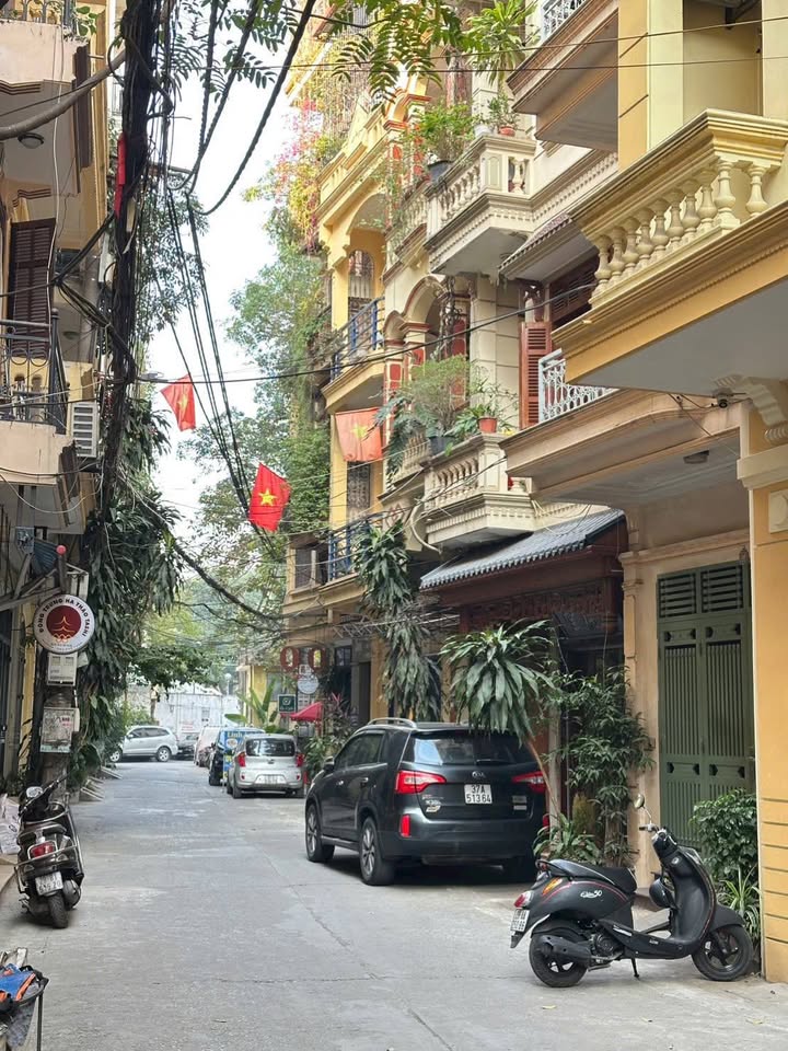 Nhà phân lô Nguyễn Khánh Toàn, Cầu Giấy 54m² giá 29.5 tỷ - Thiết kế hiện đại, sẵn sàng vào ở!