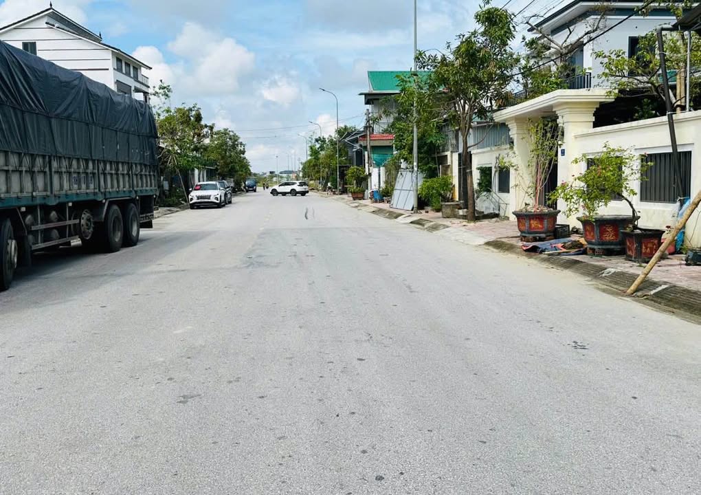 Lô đất mặt đường Nguyễn Huy Lung, Thạch Trung 198m² giá 6.1 tỷ - Vị trí đẹp, kinh doanh sầm uất!