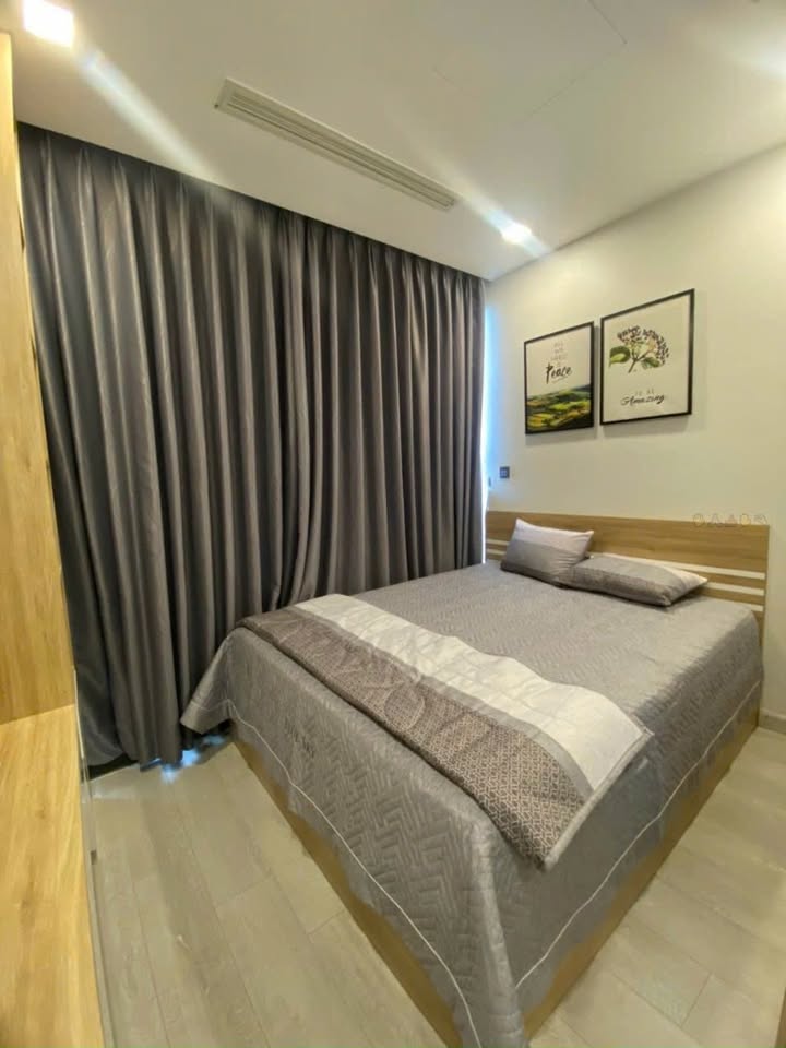 Căn hộ Vinhomes Golden River Ba Son 2PN 2WC giá 24 triệu - Full nội thất, sẵn sàng vào ở ngay!