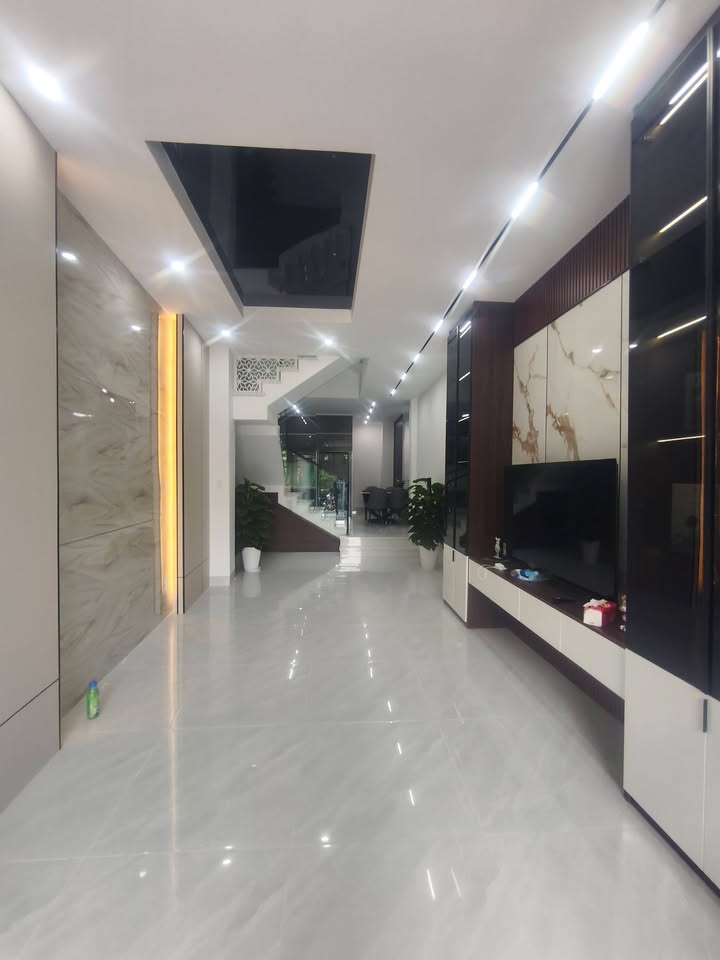 Nhà mặt tiền Phạm Như Tăng, Quận Thanh Khê, 60m², giá 7.9 tỷ - Kinh doanh thuận lợi!