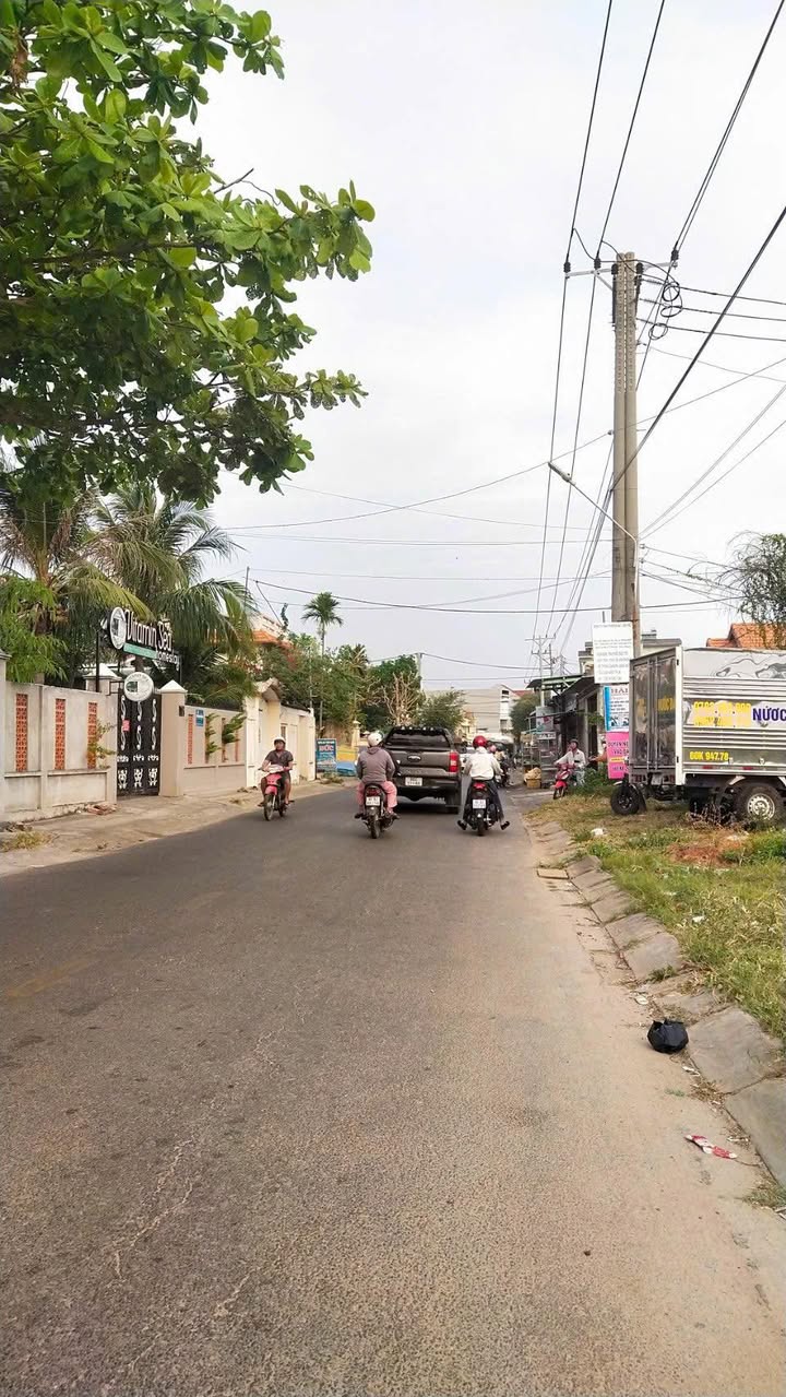 Đất thổ cư Phan Thiết 174m² giá 4.2 tỷ - Lô góc 2 mặt tiền đắc địa!