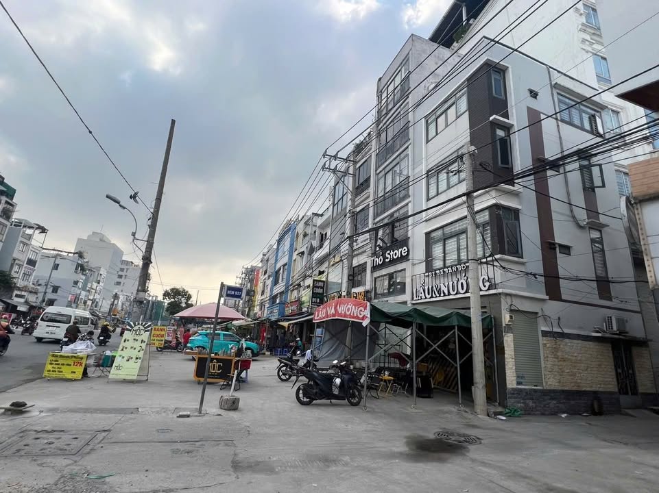 Mặt bằng trệt căn góc Cách Mạng Tháng 8, Tân Bình 14 triệu/tháng - Cơ hội kinh doanh lý tưởng!