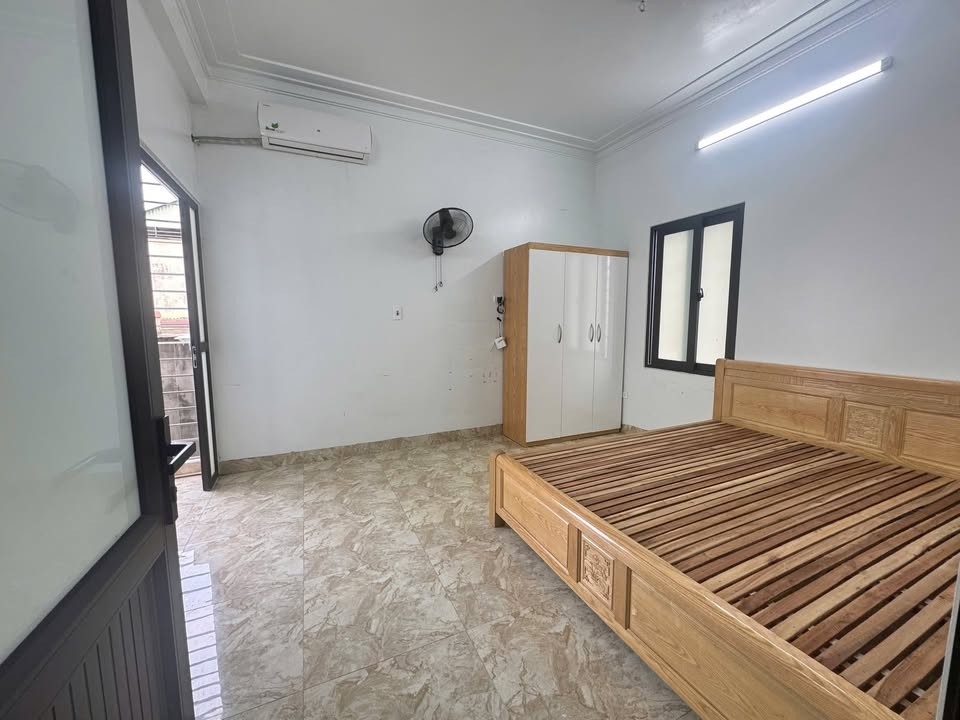 Phòng cho thuê tại ngõ 107 Trần Quốc Vượng, 4.5 triệu - Không gian thoáng đãng, tiện nghi đầy đủ!