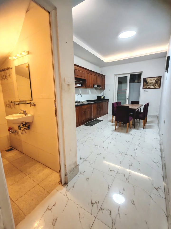 Nhà cho thuê 3 tầng tại Bồ Đề, Long Biên 64m² giá 11 triệu - Không gian sống lý tưởng!