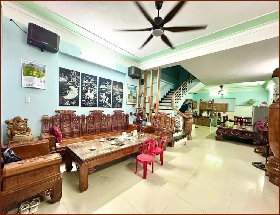 Nhà phố An Hoạch Thanh Hóa 100m² giá 6 tỷ - Đối diện công viên thoáng mát!