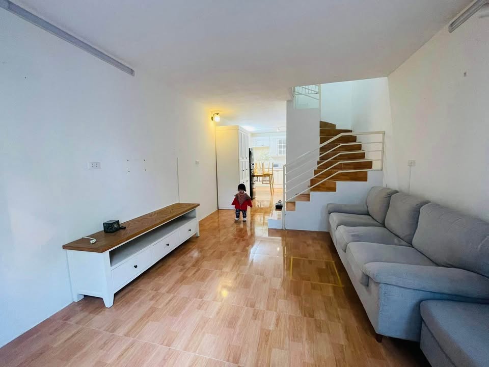 Nhà nguyên căn Vĩnh Hưng 37m² giá 7.5 triệu - Cho thuê gấp, đầy đủ nội thất!