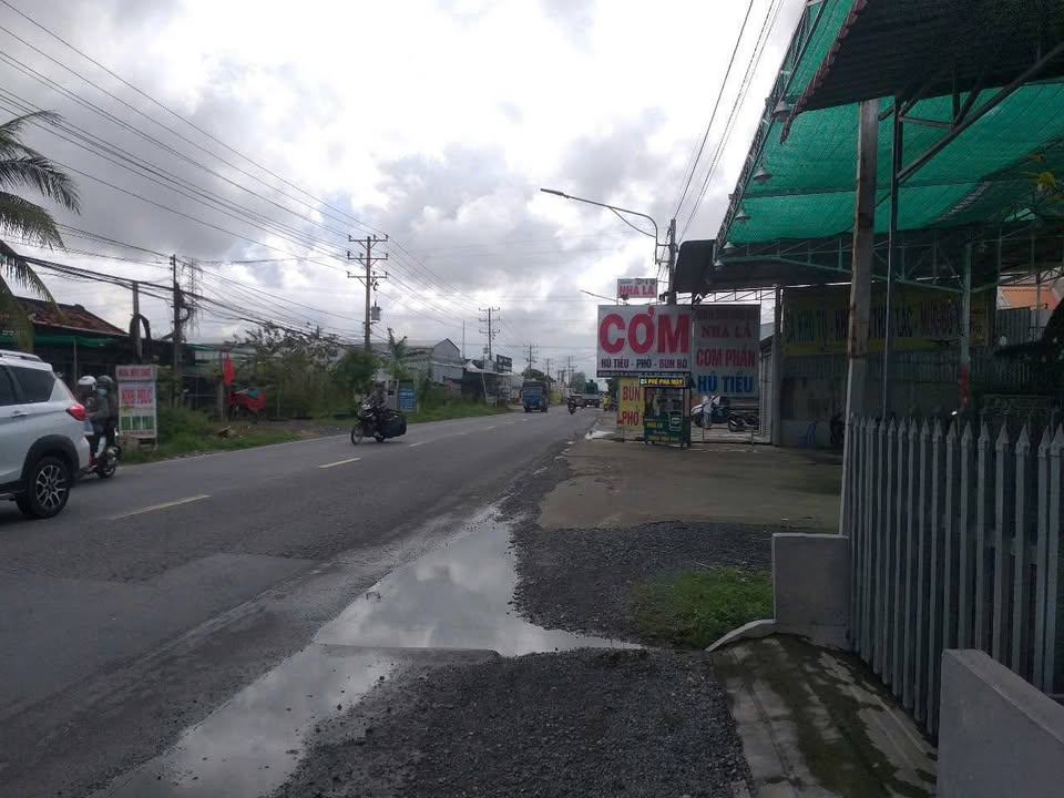 Nhà bán gấp ấp 3, xã An Thái Trung 2577.6m² giá 5 tỷ - Mặt tiền Quốc lộ 30, kinh doanh tốt!