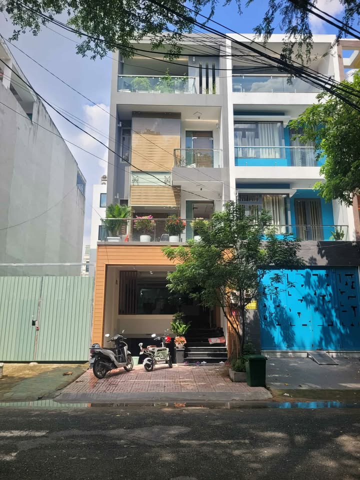 Nhà phố khu Tên Lửa Bình Tân 100m² giá nhỉnh 17 tỷ - Thiết kế hiện đại, gần Aeon Mall!