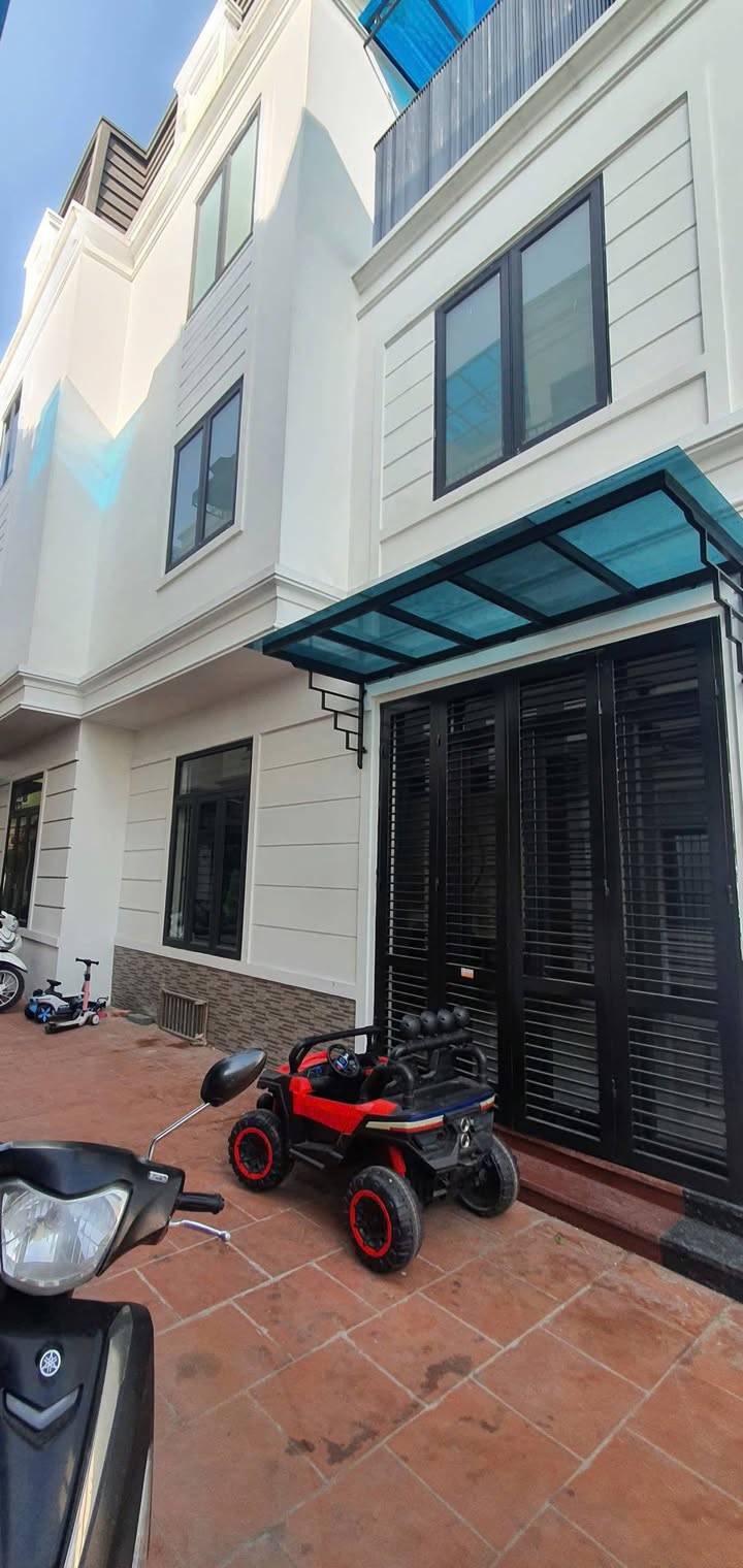 Nhà đẹp Quỳnh Hoàng Nam Sơn 60m² giá 2 tỷ - Ô tô vào tận nơi!