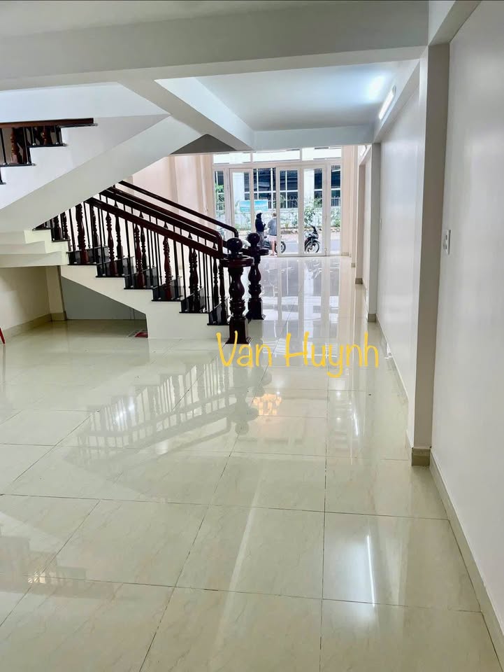 Cho thuê nhà mặt tiền Phường 2, Bảo Lộc 95m² giá 25 triệu - Không gian lý tưởng cho kinh doanh!