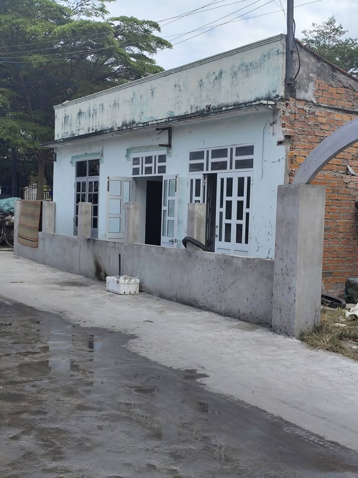 Đất thổ cư Ninh Thủy 150m² giá 4.5 tỷ - Lô góc 2 mặt tiền tiện lợi!