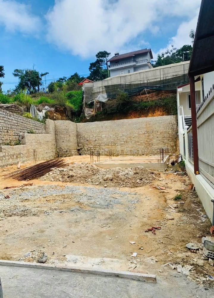 Đất biệt lập Nam Hồ, Đà Lạt 249,2m² giá 6,3 tỷ - Phù hợp xây biệt thự nghỉ dưỡng!