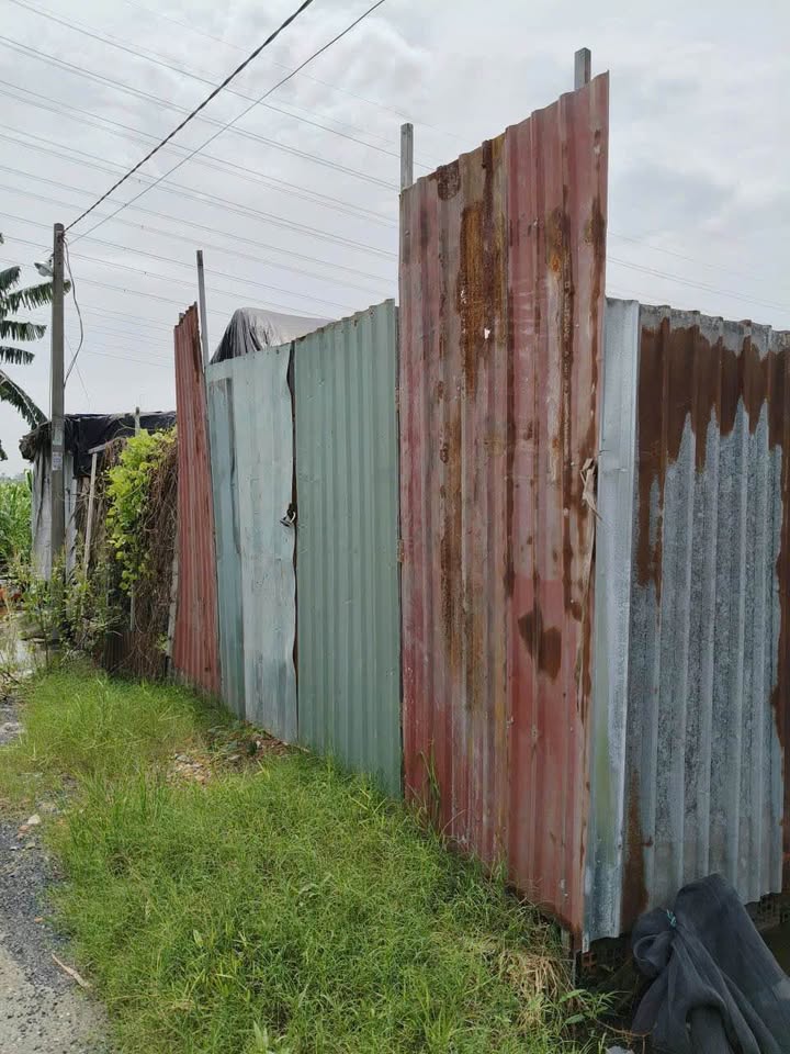 Nhà riêng Hóc Môn 60m² giá chỉ 720 triệu - Khu dân cư đông đúc, sẵn sàng ở!