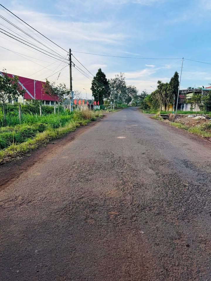 FrontHouse mặt tiền đường Minh Khai, xã Ea Đar, 165m² chỉ 1 tỷ - Cơ hội đầu tư tuyệt vời!