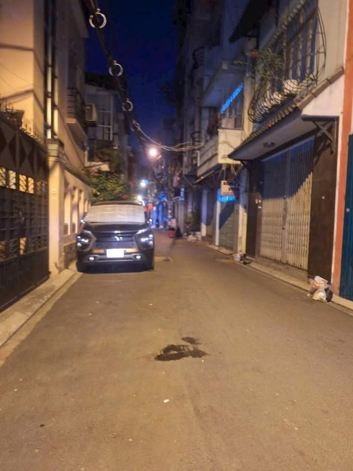 Nhà hẻm xe hơi đường 3 tháng 2, Quận 10, 34.2m² - Giá chỉ 8.2 tỷ!