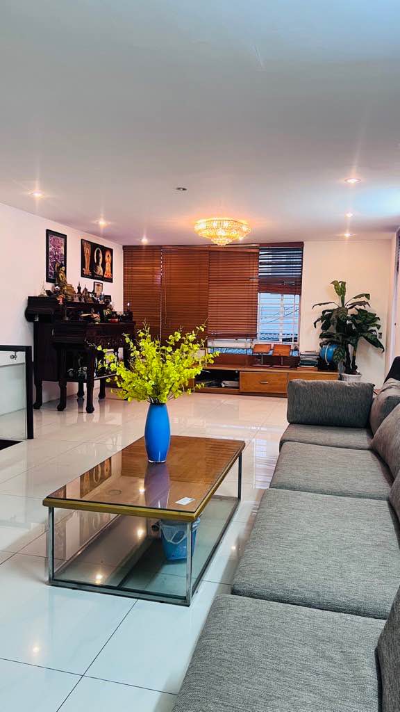 Nhà phố Cách Mạng Tháng 8 Quận 3 93m² giá 25.5 tỷ - Chính chủ bán gấp!