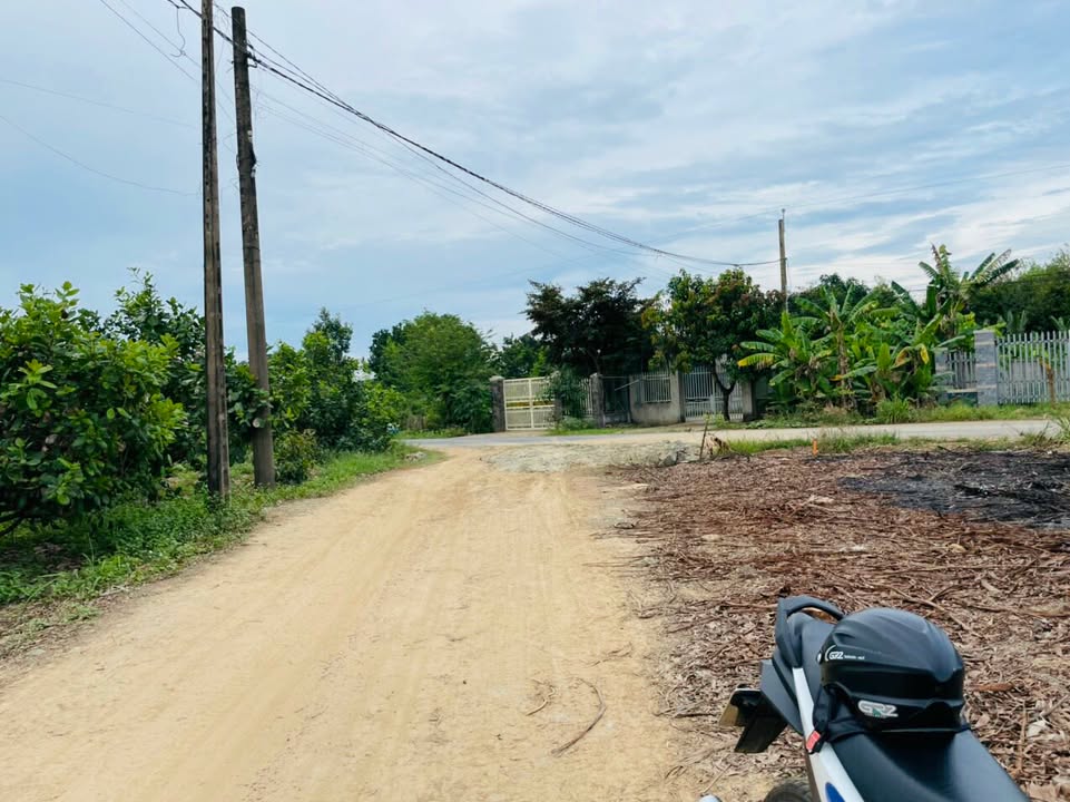 Đất thổ cư Định Quán 196m² giá 656 triệu - Bán gấp trước Tết!