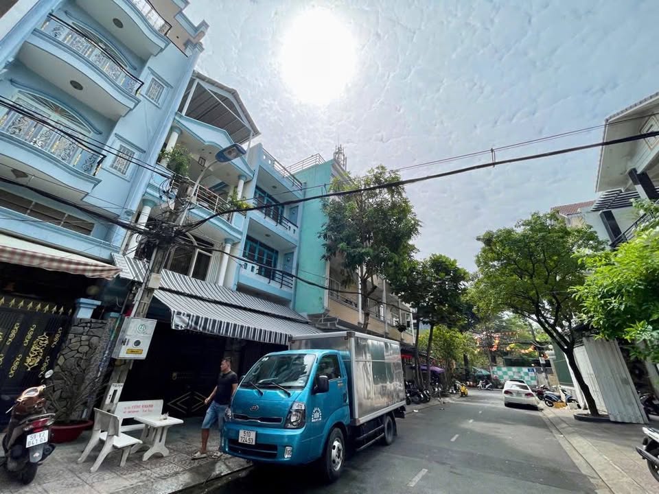 Nhà mặt tiền kinh doanh Bình Phú 1, Quận 5, 780m² giá 11 tỷ - Đầu tư sinh lời ngay!