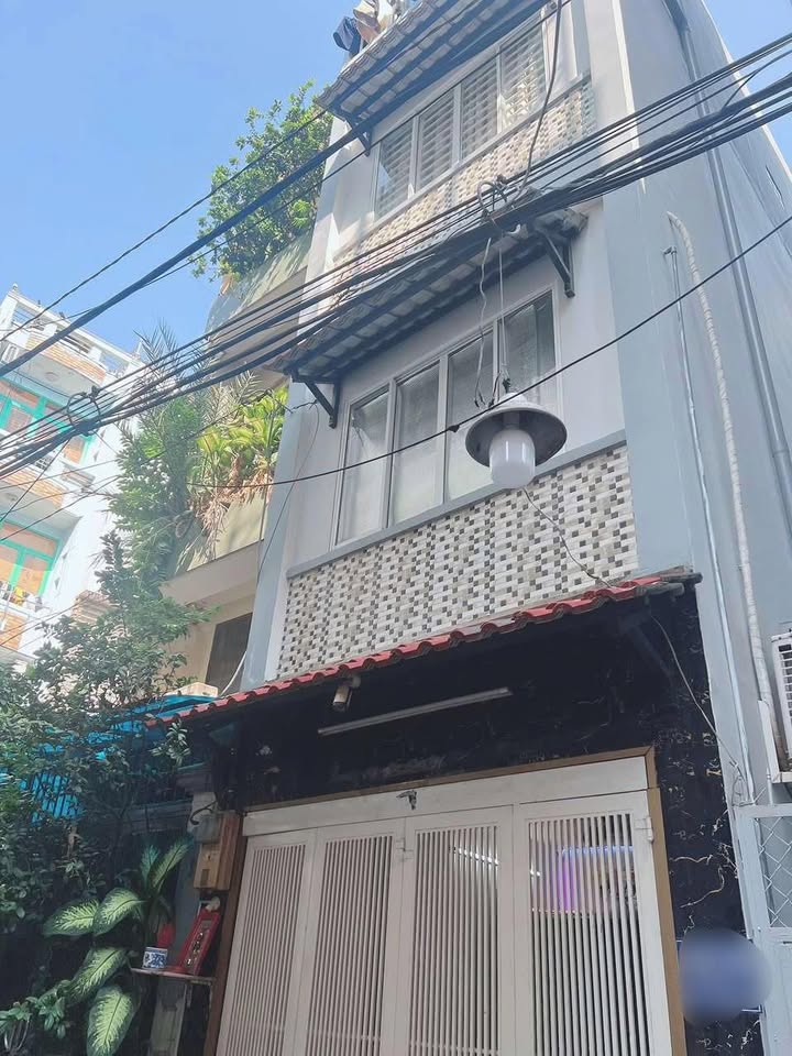 Nhà 3 tầng Hòa Hảo Q10 30m² giá 8.8 tỷ - Tiện ích đầy đủ, giao nhà ngay!