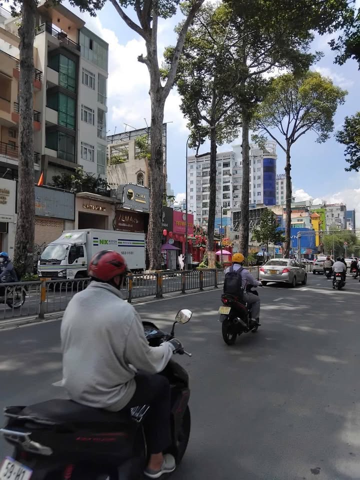 Nhà mặt tiền hẻm 3.5m Phường Bến Nghé Quận 1 65m² giá 15 tỷ - Sổ hồng hoàn công