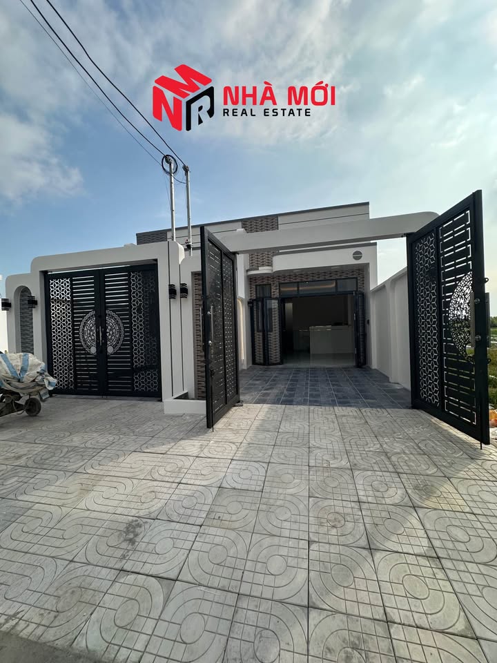 Nhà mới Sao Mai - Nhựt Hồng 92m² giá 1.65 tỷ - Sân ô tô rộng rãi!