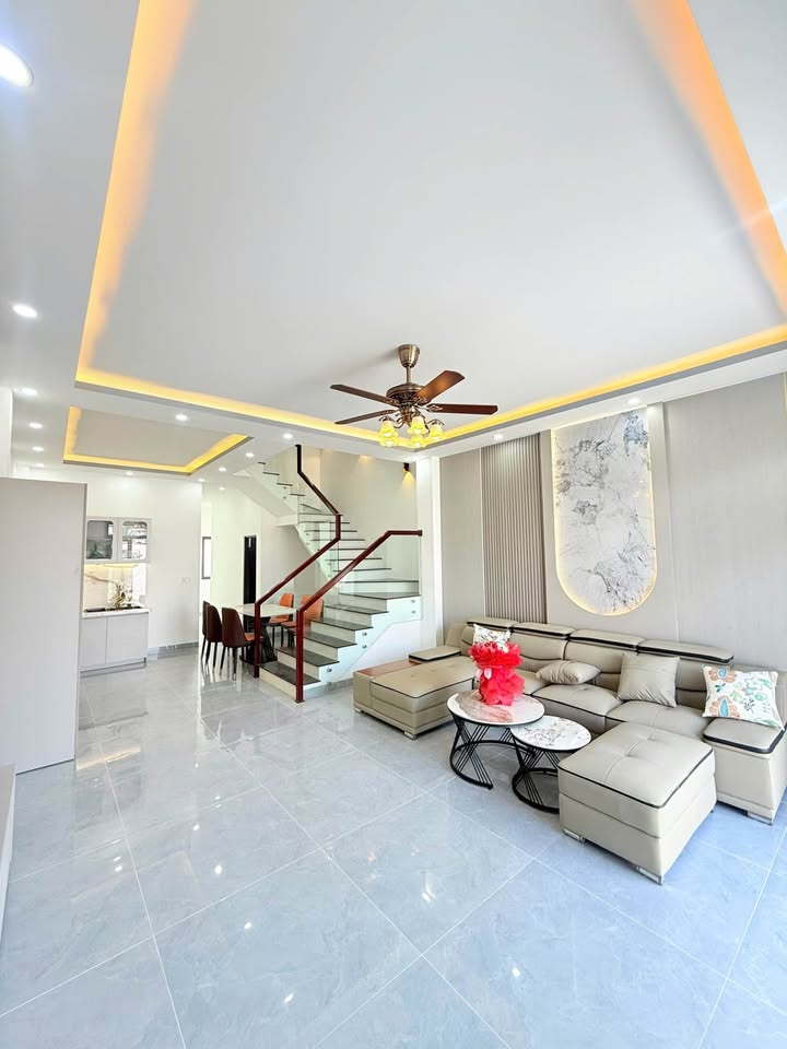 Nhà 1 Trệt 1 Lầu Đường Nhựa Diên Phú 92.5m² giá 2.35 tỷ - Kinh doanh ngay!