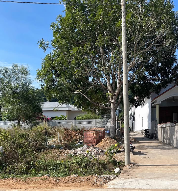 Mảnh đất kinh doanh 2 mặt tiền Nguyễn Trung Trực 120m² giá chỉ 2 tỷ - Cơ hội đầu tư hấp dẫn!