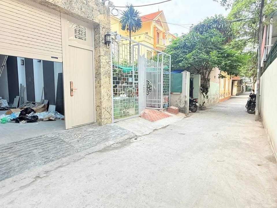 Nhà phố Xuân La, Tây Hồ 77m² giá 27.5 tỷ - Gara ô tô, ngõ thông thoáng!