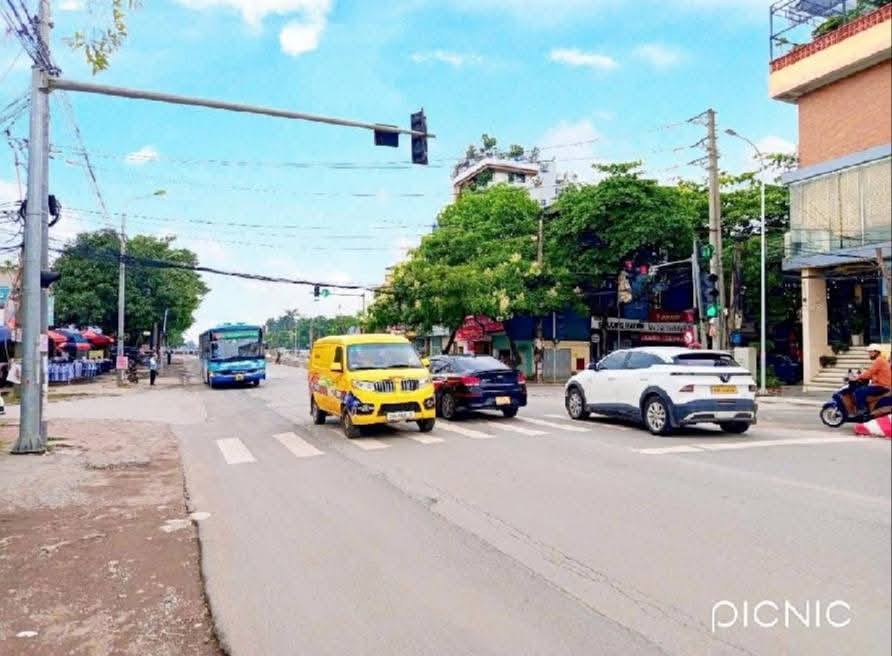 Nhà 2,5 tầng Thị Trấn Đông Anh 72m² giá 5 tỷ - Đầu tư sinh lời ngay!