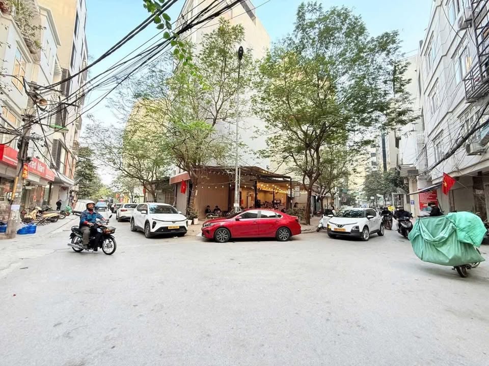 Nhà khu Triều Khúc, ô tô đỗ cửa, 48m² giá 12 tỷ - Đầu tư sinh lời ổn định!