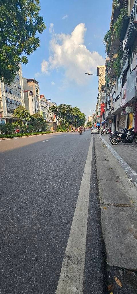 Nhà mặt phố Kim Mã, quận Ba Đình, 19m² giá 9 tỷ - Kinh doanh sầm uất!