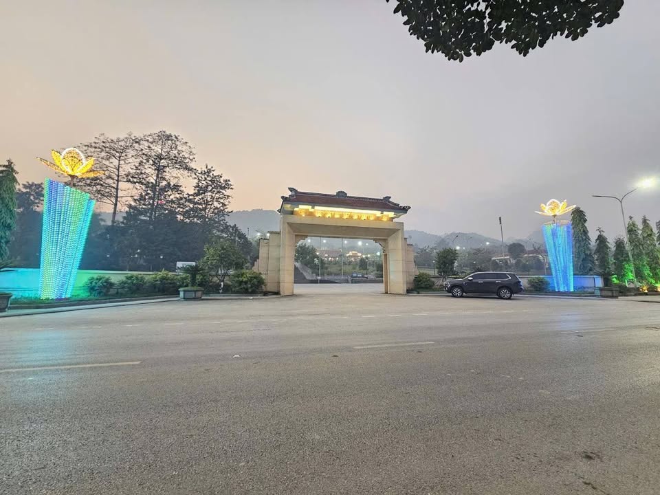 Đất thổ cư 200m² đối diện Nghĩa trang Quốc gia - Giá chỉ 1.1 tỷ VND