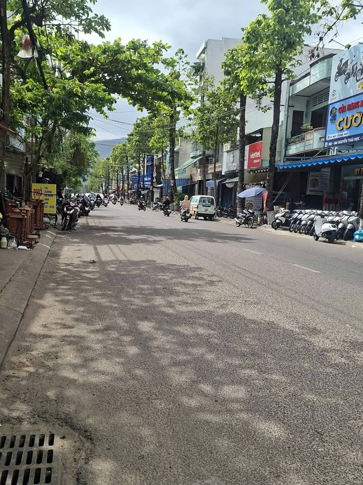 Nhà mặt tiền kinh doanh Nguyễn Thái Học, Quy Nhơn 120m² giá 6 tỷ - Cơ hội vàng cho doanh nghiệp!