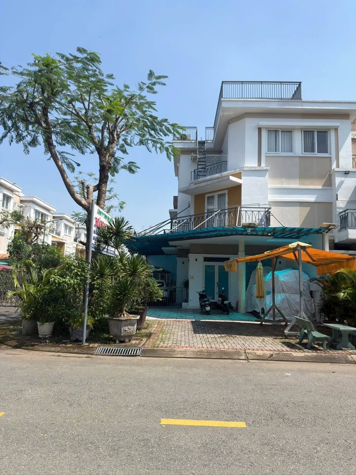 Bán gấp FrontHouse 2 mặt tiền 139m² tại Bình Chánh - Giá chỉ 13.9 tỷ!