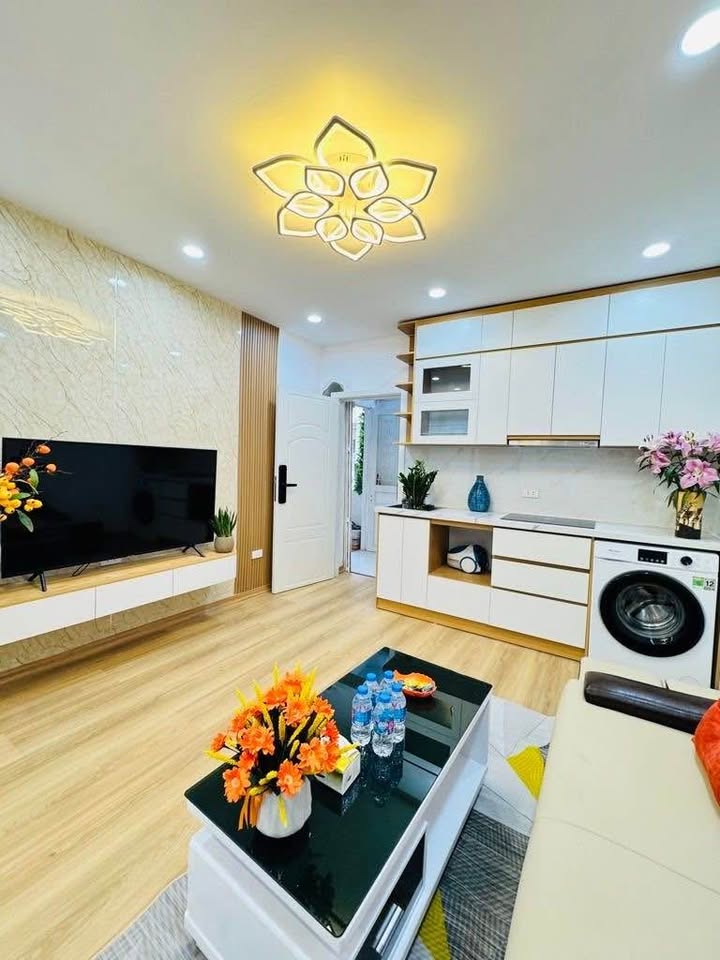 Căn hộ Tập thể Phố Giảng Võ Đống Đa 60m² giá 4.8 tỷ - Full nội thất, sẵn sàng ở ngay!