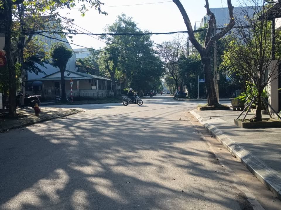 Nhà phố 3 tầng KQH Nam Vỹ Dạ 134m² giá 8.x tỷ - Vị trí đẹp, gần trung tâm!