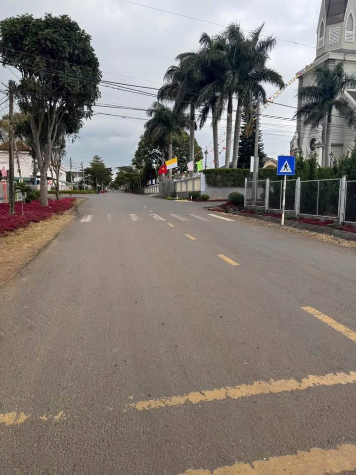 Nhà mới xây tại cư xá Đức Trọng 300m² giá 3.5 tỷ - Thiết kế đẹp, gần nhà thờ An Hoà!