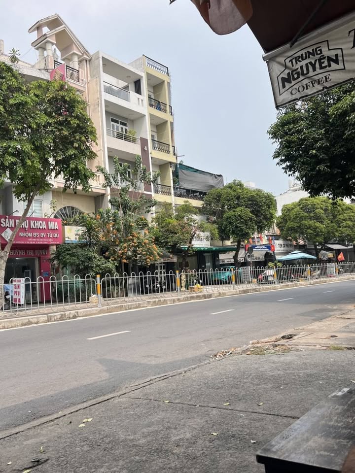 Nhà lô góc mặt tiền Nguyễn Sơn, Phú Thạnh, 47m² giá 7.2 tỷ - Cơ hội kinh doanh tuyệt vời!