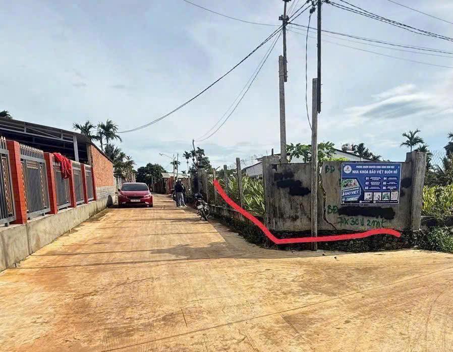 Đất nền 2 mặt tiền Lê Hồng Sơn, Buôn Hồ, 210m² giá 2.31 tỷ - Sổ đỏ chính chủ, thương lượng tốt!