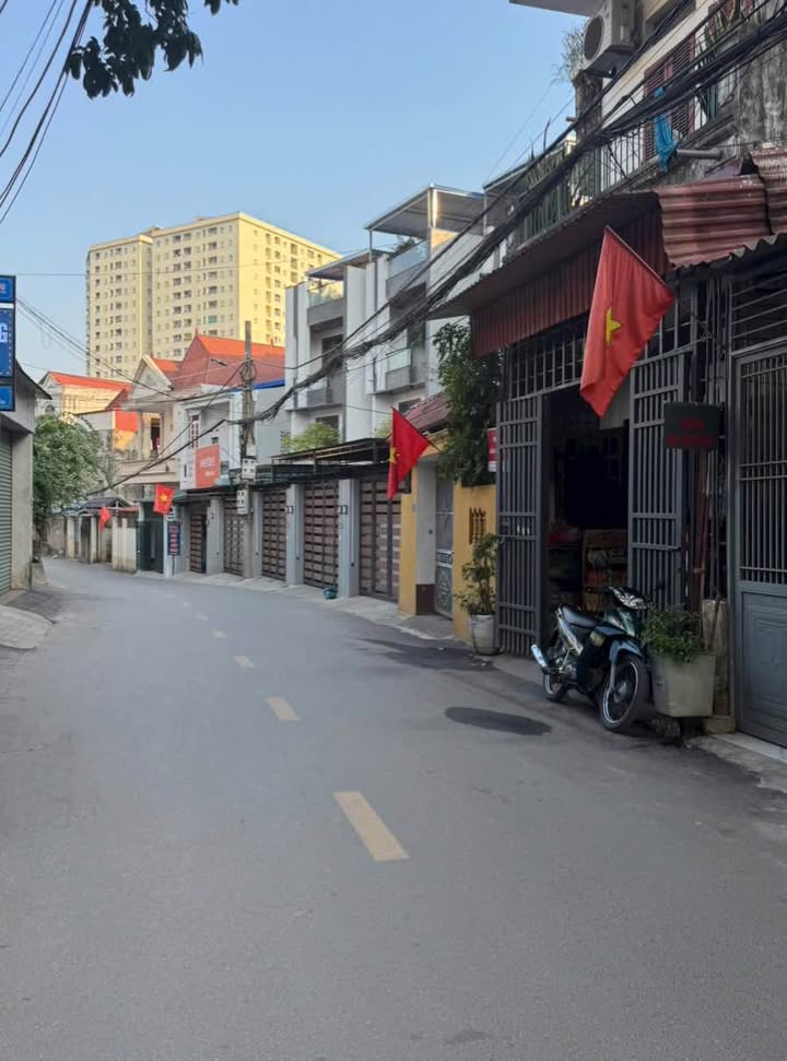 Nhà kinh doanh Trường Đội Cấn Phủ Liễn 52m² giá 4 tỷ - Trung tâm sôi động!